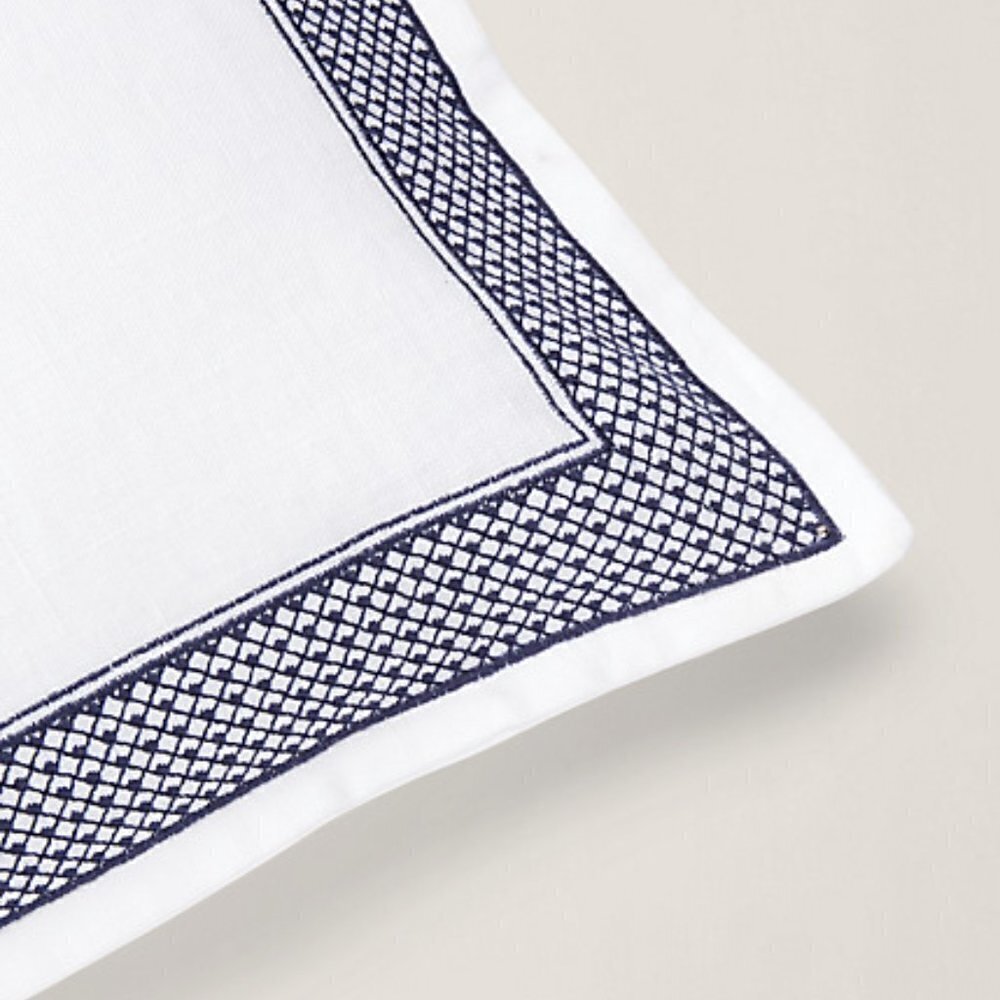 NWT - (set of 2) Ralph Lauren Blue and White Linen Whitby Throw Pillow 15" x 20" - Picture 3 of 5